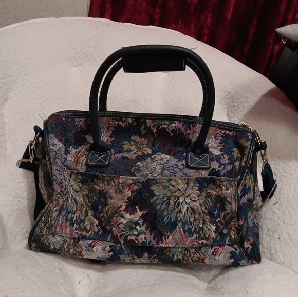 Atlantic Vintage Carry On Shoulder Bag Green Floral Tapestry #39890-88F - Picture 2 of 7